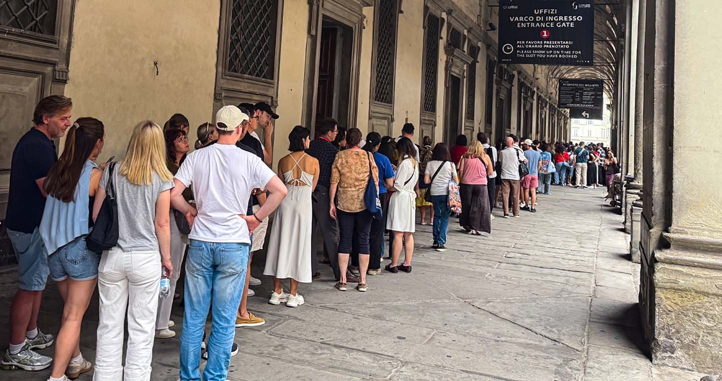 Wejście Door 01 do Galerii Uffizi pokazujące główne wejście dla posiadaczy biletów czasowych